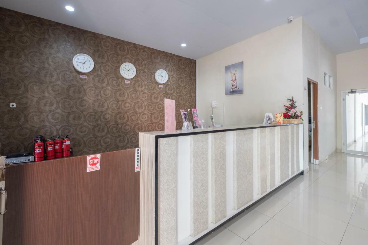 Hotel Astra Novilia Makasar Exteriér fotografie